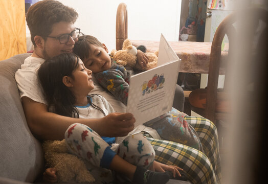 Noches de cuentos con pap&aacute;, en pijama