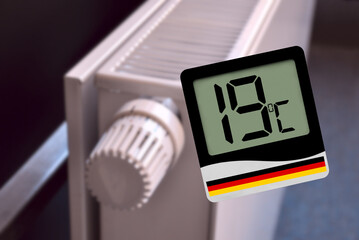 Ein Heizkörper, Thermometer mit 19 Grad Celsius und Deutschland