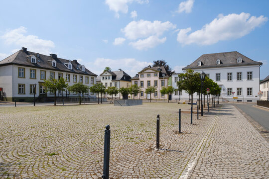 Germany, North Rhine-Westphalia, Arnsberg, Empty square surrounded by bollards