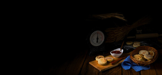 warm proziaki with marmalade