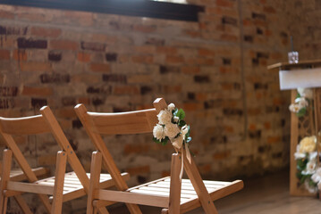 Obraz premium rows of empty wooden chairs 