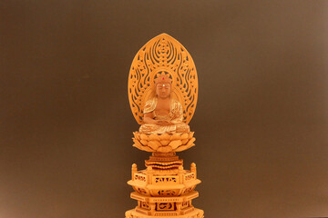 日本仏教 座禅をしている阿弥陀如来の仏像4