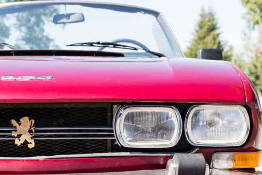 Face avant d'une Peugeot 504 cabriolet