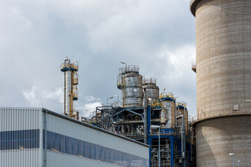 Die Firma Yara betreibt in der Nähe von Brunsbüttel ein Chemiewerk  für AdBlue zur reduzierung...