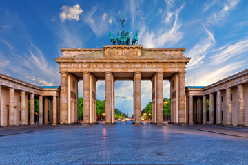 Brandenburg Gate or Brandenburger Tor at sunrise, Berlin, Germany - obrazy, fototapety, plakaty
