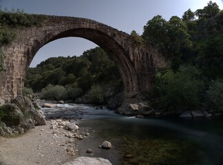 Puente romano de la garganta de 
Alardos en Madrigal de la Vera, Caceres, Extremadura, España