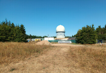 Radarstation auf dem Berg Erbeskopf in Rheinland-Pfalz, Hunsrück bei Thalfang und Morbach