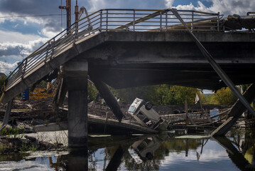 «Irpin, Kyiv region, Ukraine - september 25. 2022:A bridge destroyed by the Ukrainian Armed Forces...