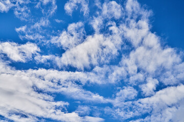 Obraz premium Beatiful blue sky with clouds on a sunny day