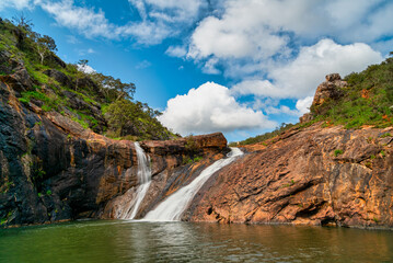 Serpentine Falls is one of Perth’s best waterfalls and is stunning, with ancient landforms, woodlands, and the Serpentine River valley gorge crossing through it