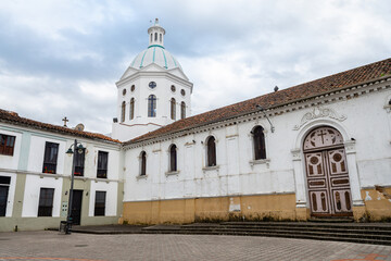 street view of cuenca old town, ecuador - obrazy, fototapety, plakaty