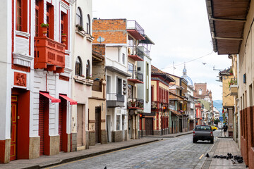Fototapeta na wymiar street view of cuenca old town, ecuador