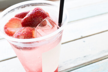 ストロベリーソーダ