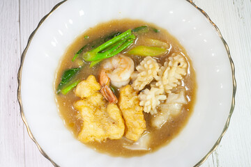 Noodles with  sea food in Gravy Sauce (Rad-Na Tale)