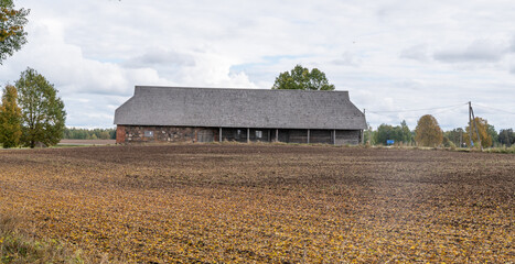 old barn © Urmas