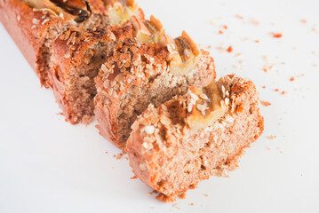 Banana bread with oats