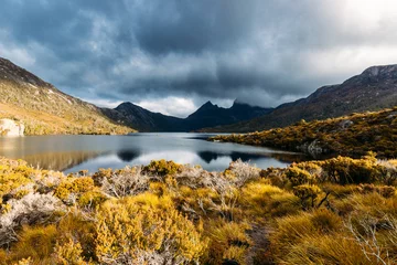 Papier Peint photo Mont Cradle Stormy Cradle Mountain in Tasmania Australia