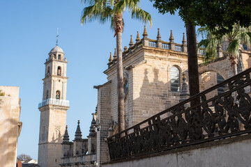 Fototapeta na wymiar Clocher de la cathédrale de Jerez