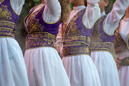 Danse costum&eacute;e traditionnelle d'Albanie