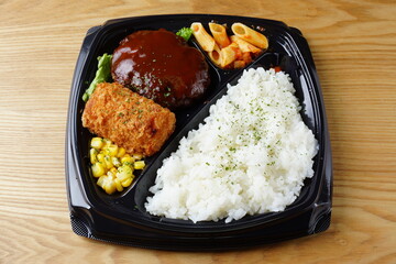ハンバーグ＆クリームコロッケ弁当