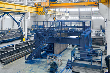 Workshop for large sized metal construction assembling