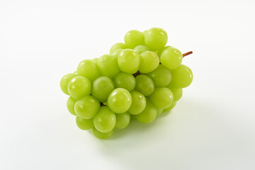 マスカット（葡萄）を白背景で