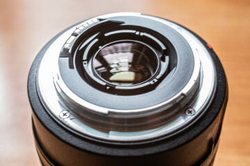 Photo lens with bayonet mount