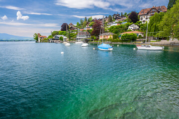 Obraz premium view on lake Thun in Switzerland