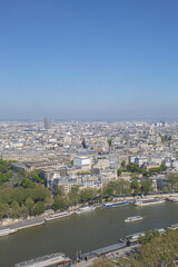 Fototapeta na wymiar view of the city of Paris