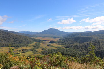Obraz premium 鳩待峠から山の鼻を経由した尾瀬の至仏山への登山