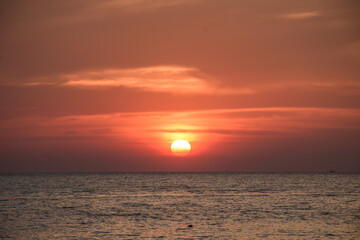 Fototapeta premium sunset over the sea