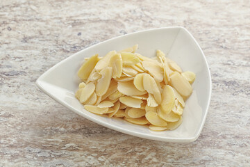 Almond nut slices for culinary