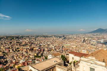 Fototapeta na wymiar Neapel - Die Hauptstadt der Region Kampanien sowie der Metropolitanstadt Neapel ist ein wirtschaftliches und kulturelles Zentrum Süditaliens