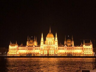 Fototapeta premium hungarian parliament building