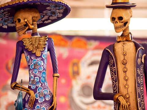 Alfeniques y catrinas del d&iacute;a de muertos, tradiciones de M&eacute;xico.
