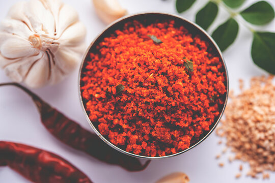 Sesame garlic chilli dry chutney powder,  Til Lahsun chutney, Indian side dish or relish
