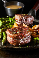 Frying pan with meat and vegetables