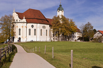 die zum UNESCO Kulturerbe geh&ouml;rende  Wieskirche in Oberbayern