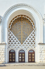 Obraz premium Beautiful doors of the old theater building.