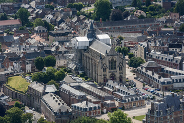 Fototapeta na wymiar vue aérienne de l'église de la ville d'Eu en Seine Maritime en France