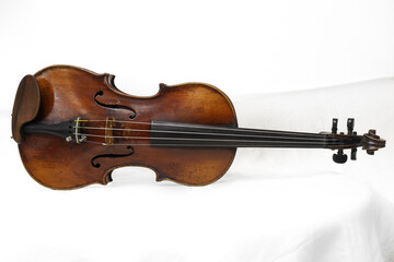 Violin isolated on plain backgorund
