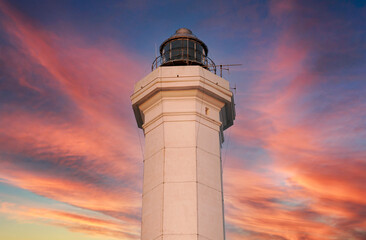 Faro all'alba