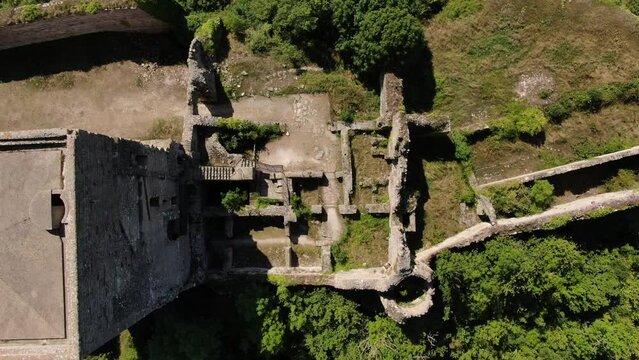 Drone Ch&acirc;teau de Puivert, 11230 Puivert France, ch&acirc;teau cathare, dans l'Aude aux marches de l'Ari&egrave;ge