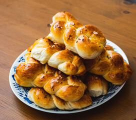 baked buns