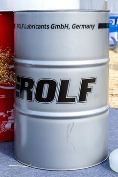 Barrel of Rolf motor oil with brand logo