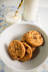 chocolate cookie biscoito de chocolate copo de leite 