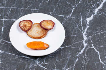 Close up photo of fried vegetable slices