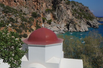 Die rote Kirchenkuppel am Strand,Karpathos