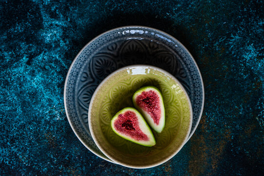 Ripe fig slices on the plates