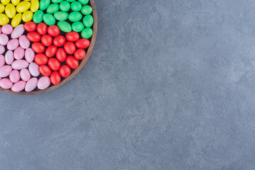 A tray full of gum on the marble background